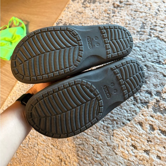 Crock Slides - Picture 3 of 3